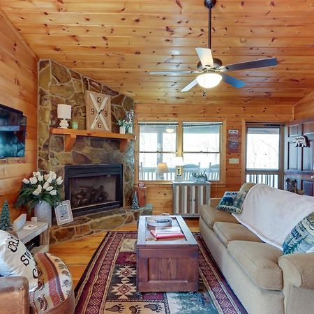 Blue Ridge Cozy Cabin In The Woods With Hot Tub! Exteriör bild