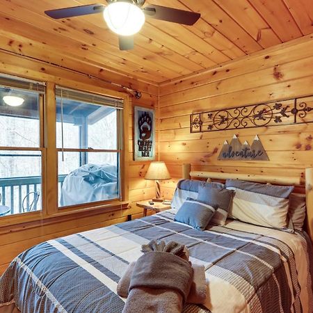 Blue Ridge Cozy Cabin In The Woods With Hot Tub! Exteriör bild