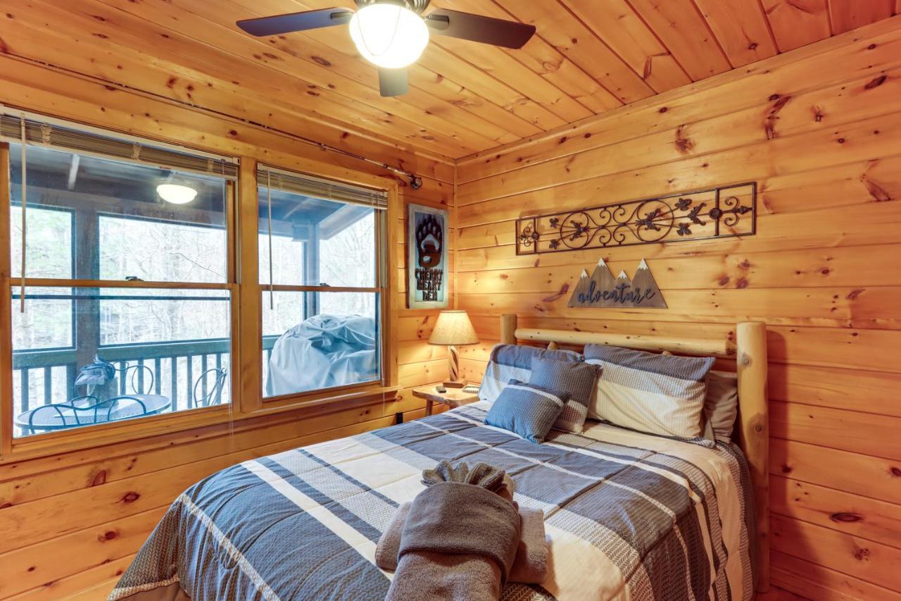 Blue Ridge Cozy Cabin In The Woods With Hot Tub! Exteriör bild